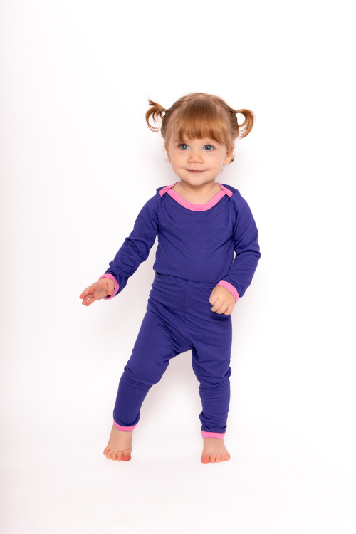 PIJAMA BABY VISCOSE SUSTENTÁVEL  MARIA EDUARDA ROXO/ROSA COLLAB